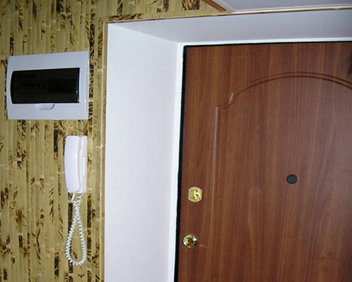 Выбираем из чего лучше сделать откос для входной двери в квартире или доме
