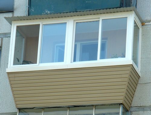 Балкон с выносом: остекление и дополнительные 30-50 см