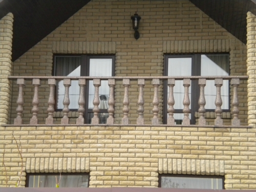 Балконные ограждения: выбор материала и ремонт