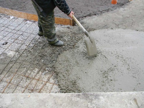 Дорожки из бетона на дачном участке своими руками. Специфика создания бетонных дорожек на даче