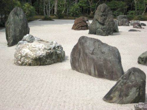 Японский сад камней на дачном участке — особенности оформления, фото. Как сделать сад камней своими руками. Как сделать японский сад камней своими руками, украшение сада камнями