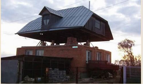 Как поднять крышу дома - Строительство дома своими руками