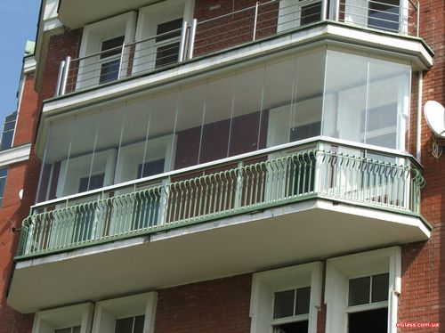 Как правильно выбрать остекление балкона: варианты и технология