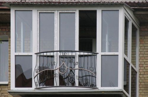 Как правильно выбрать остекление балкона: варианты и технология