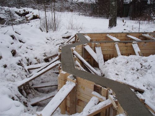 Как правильно залить фундамент зимой своими руками - подробные инструкции!