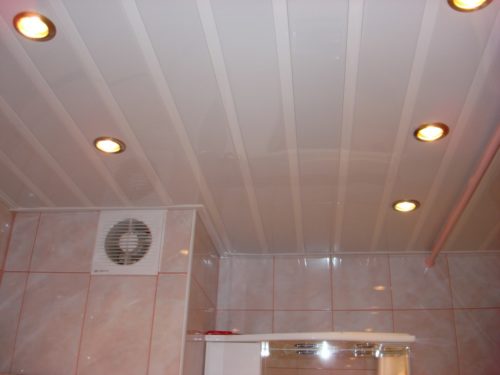 Как сделать качественный потолок в ванной своими руками. Рекомендации по монтажу потолка в ванной своими руками, обзор вариантов. Как сделать потолок в ванной своими руками