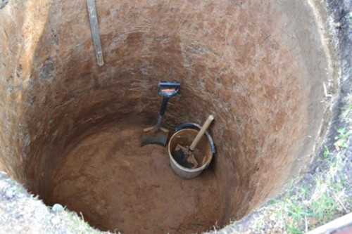 Как сделать выгребную яму своими руками. Создание выгребной ямы: пошаговая инструкция. Материалы для строительства выгребной ямы. Как сделать выгребную яму своими руками.
