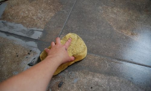 Как затирать швы на плитке на полу: затирка швов плитки своими руками