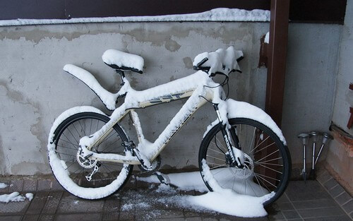 Как зимой хранить велосипед на балконе, подробная инструкция
