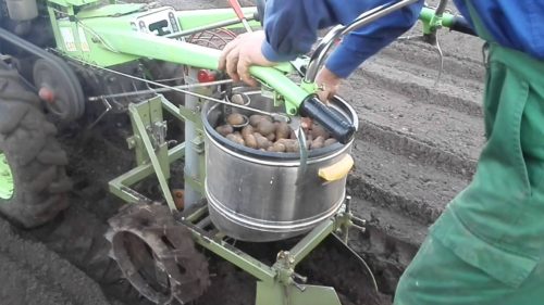 Картофелесажалка и картофелекопалка для мотоблока своими руками. Как сделать картофелесажалку и картофелекопалку своими руками