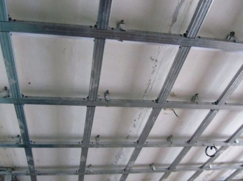 Монтаж металлического каркаса на потолок. Монтаж металлического каркаса на потолок. Планирование, разметка и монтаж металлического каркаса на потолок.