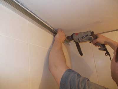 Монтаж пластикового потолка в ванной