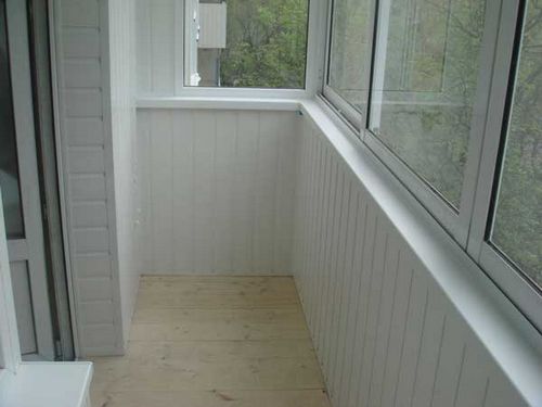 Обшивка балкона сайдингом: внутренняя и внешняя