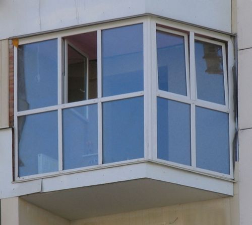 Остекление балконов алюминиевым профилем: преимущества