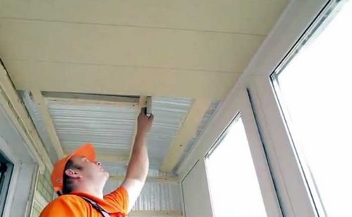 Потолок на балконе: подшивка и отделка
