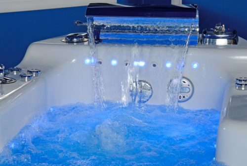 Рекомендации по монтажу гидромассажной ванны. Виды и способы подключения гидромассажных ванн. Способы монтажа гидромассажной ванны. Что представляет собой гидромассажная ванна. Какую выбрать и как установить.