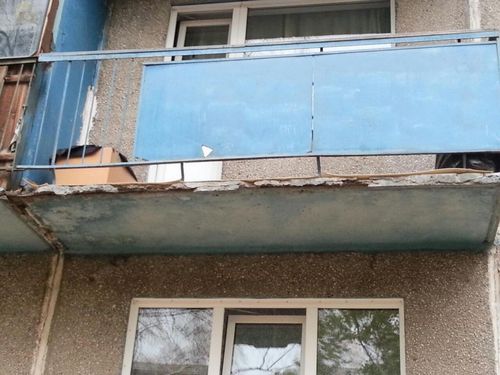 Ремонт балконной плиты: капитальный и мелкий