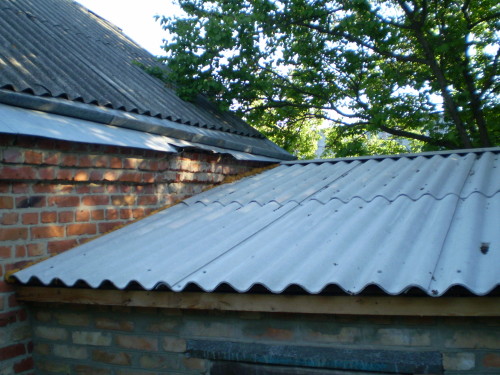 Ремонт крыши гаража: пошаговая инструкция. Как делать ремонт крыши гаража. В статье описана методика ремонта крыши гаража посредством различных кровельных материалов.