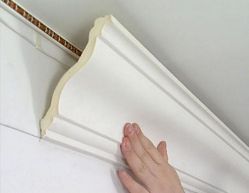 Укладка плитки ПВХ на потолок своими руками.