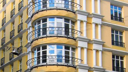 Входит ли балкон в общую площадь квартиры? Избегаем переплат