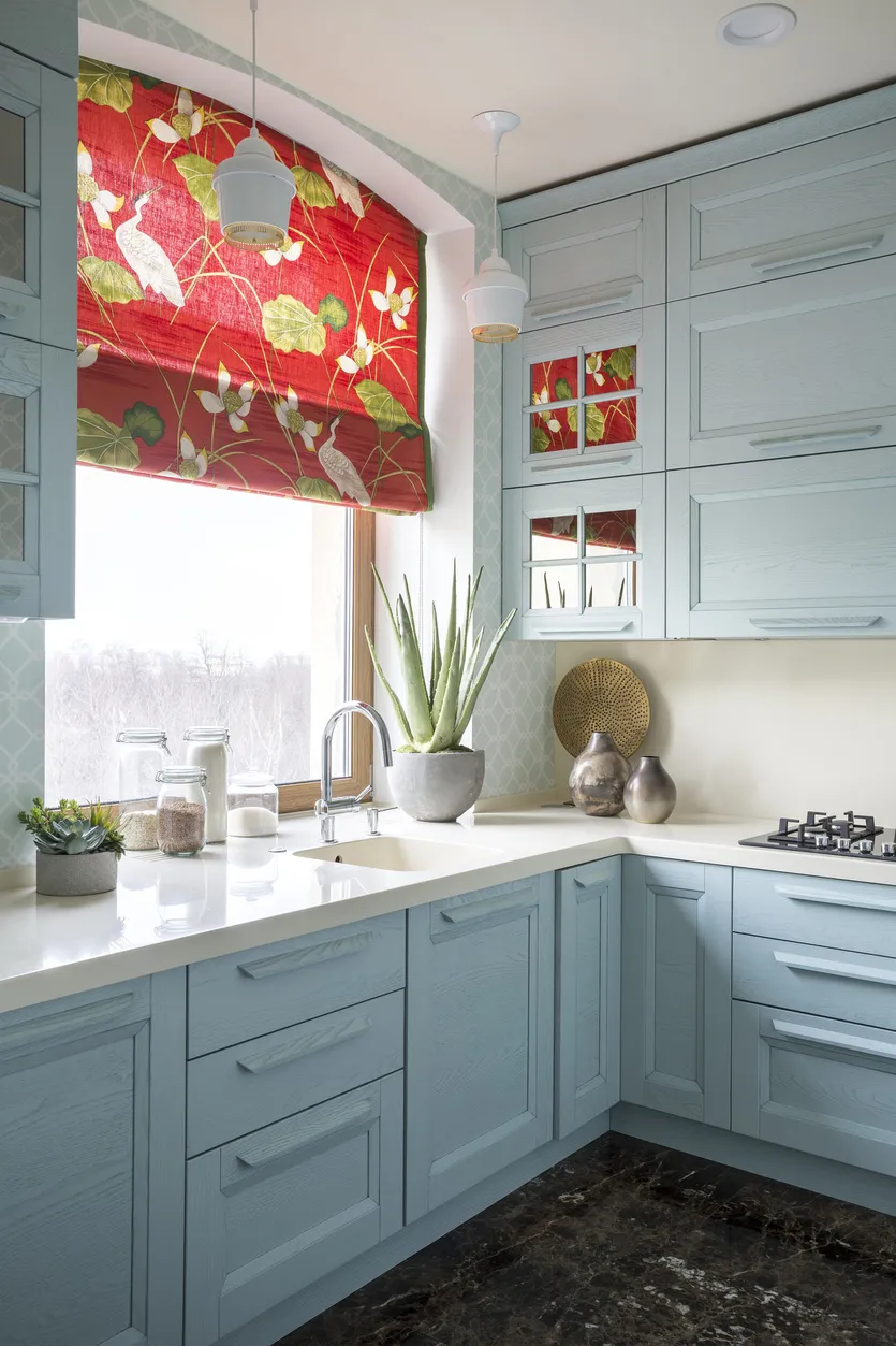 Оформление окна на кухне: правила, тренды и 50+ фото для вдохновения